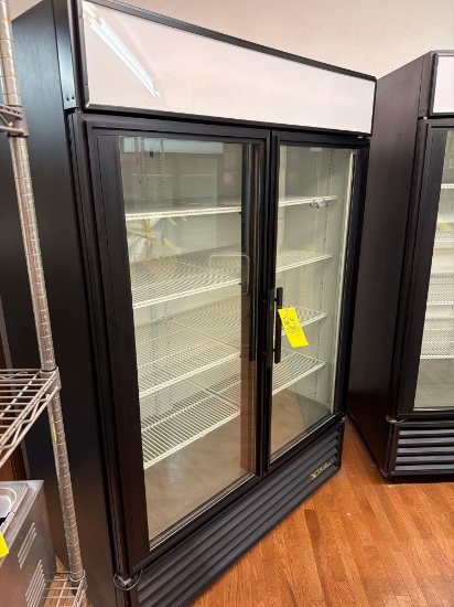 True double door refrigerator