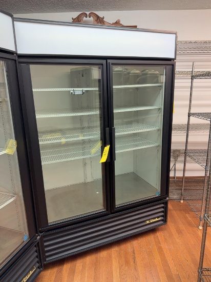 True double door refrigerator