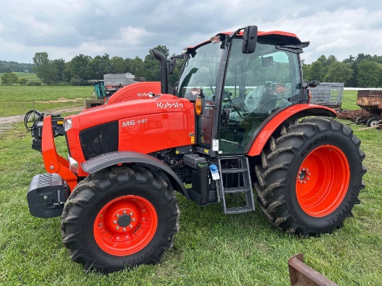 2023 Kubota M6-141 MFWD cab tractor only 96 hrs ( 1 owner )