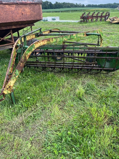 John Deere 894A hay rake