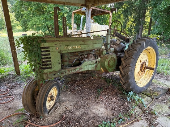 John Deere B Tractor - Not running - has been sitting awhile