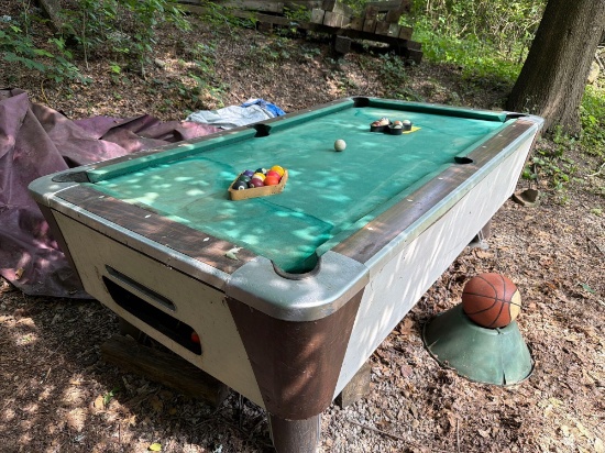 Outdoor Pool Table - Miller Lite Light