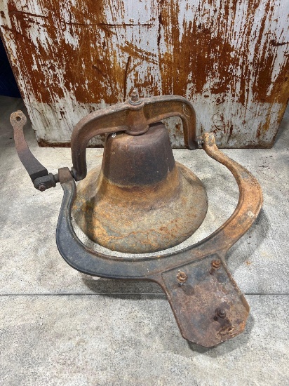 Cast Iron Post Mount Dinner Bell