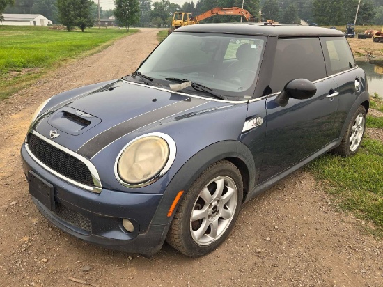 2009 Mini Cooper, runs and drives, 105,265 miles