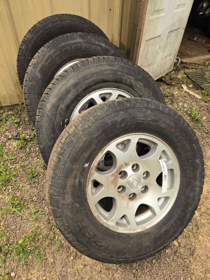 Chevy tahoe rims with 265/70r17 tires