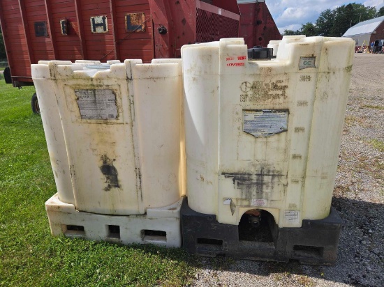 (2) 350 Gal poly tanks