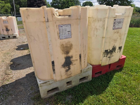 (2) 350 Gal poly tanks