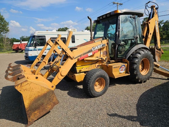 Case 590 Super M backhoe with extendahoe, runs