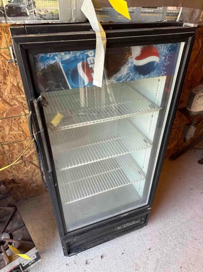 5 ft Pepsi fridge