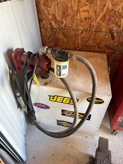 portable fuel tank with electric pump