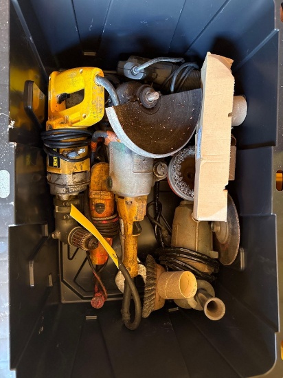 nice lot of grinders , heat gun, misc tools