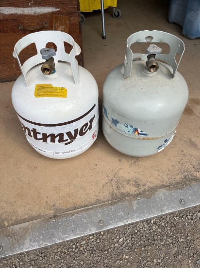 2 propane tanks
