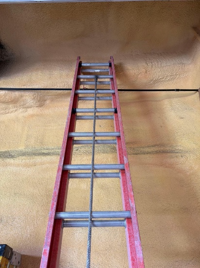 Fiberglass Single and Extension Ladder