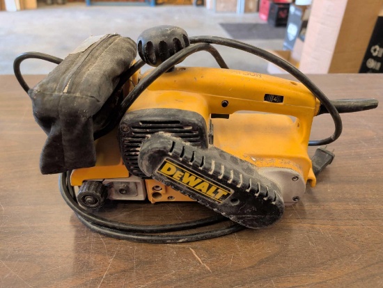 DeWalt Sander