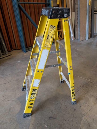 Werner 4 Foot Fiberglass Step Ladder