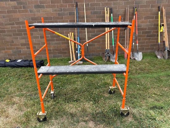 Foldable Mobile Work Stand on Casters