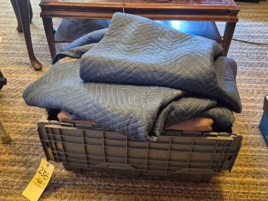 Container of Heavy Duty Used Packing Blankets