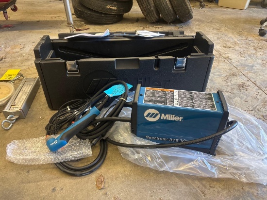 Miller Spectrum 375 X-treme and XT30 torch plasma cutter