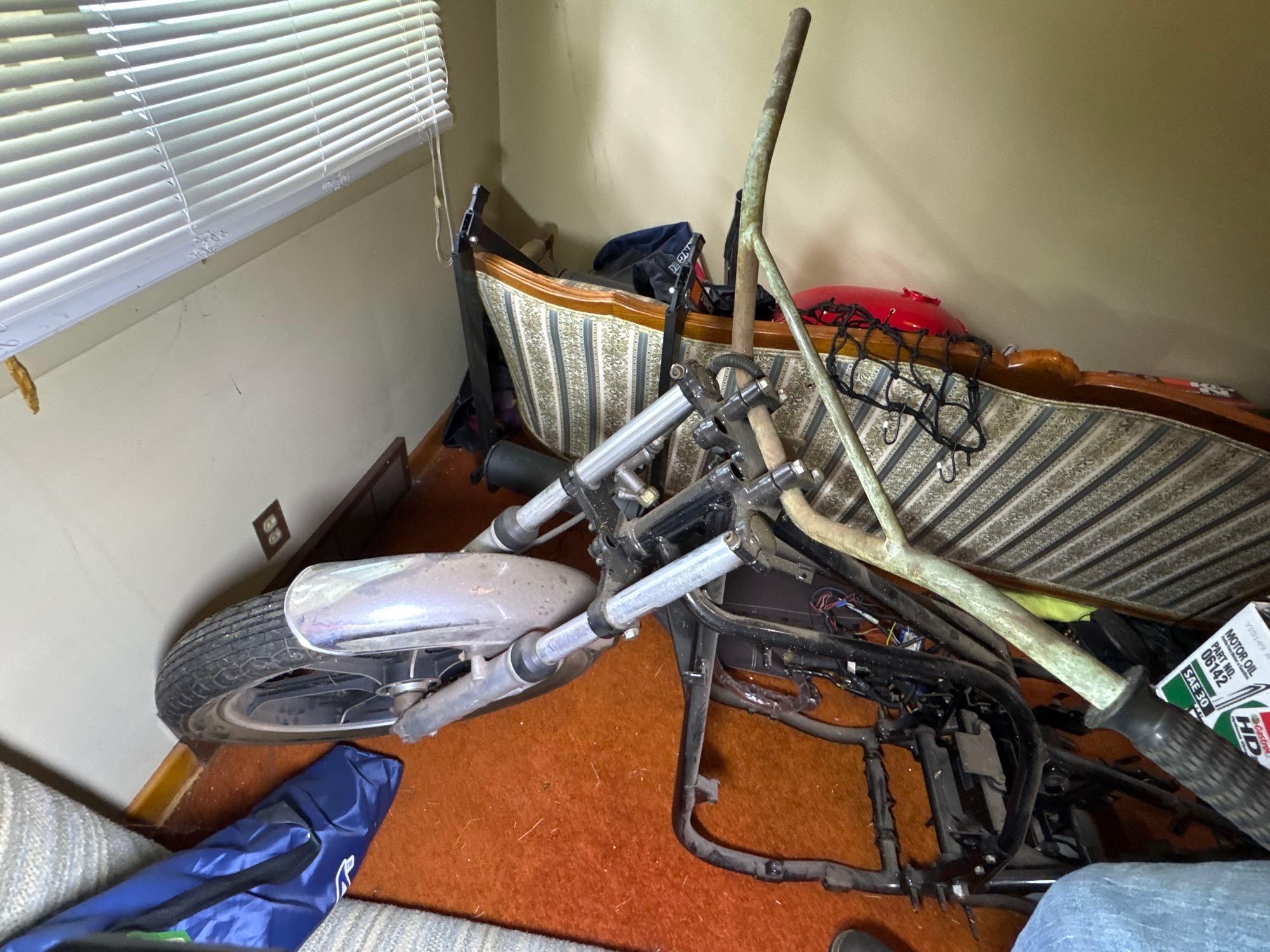 1978 Kawasaki KZ 1000 motorcycle in parts | Proxibid
