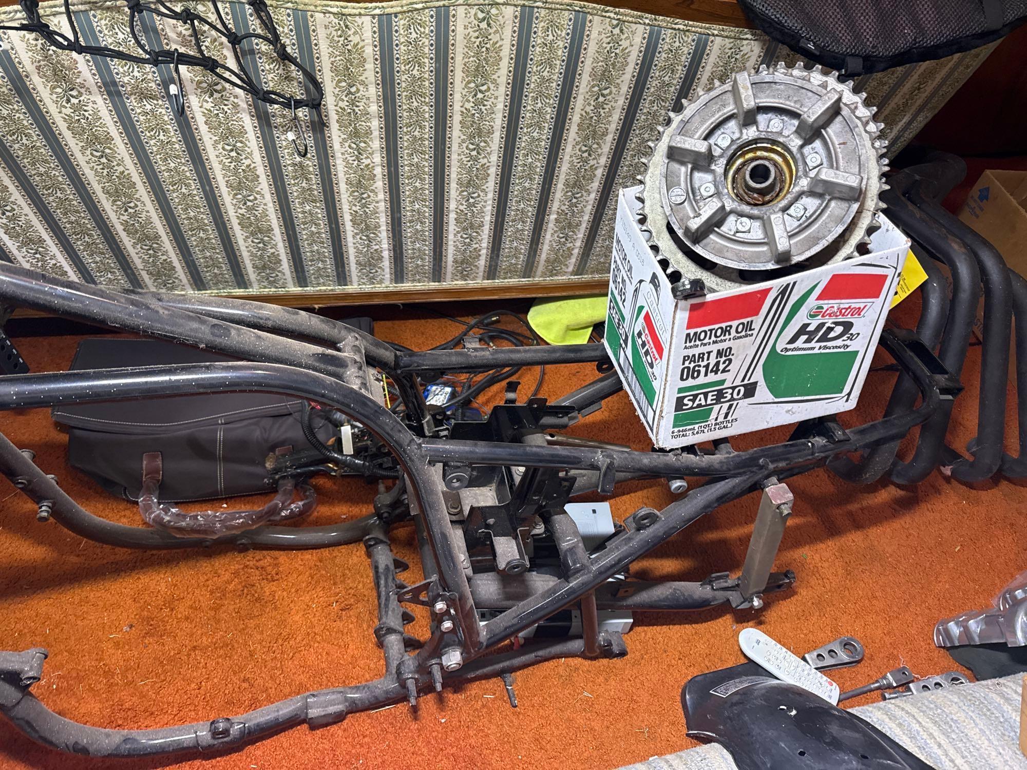 1978 Kawasaki KZ 1000 motorcycle in parts | Proxibid