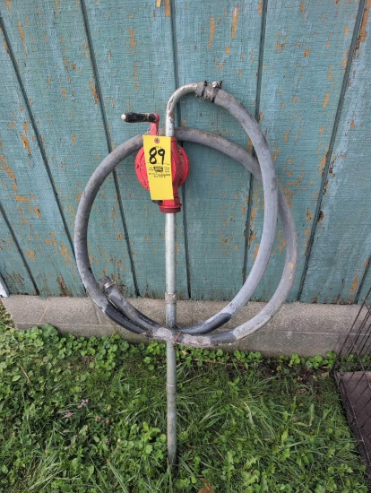 Hand crank barrel pump