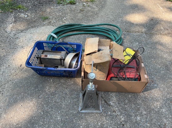 Craftsman Bench Grinder - Stabilizing Jacks - Battery Charger
