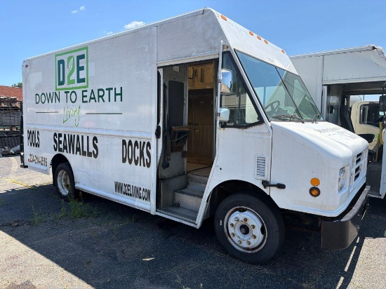 2007 Freightliner MT45 Chassis Step Up Truck