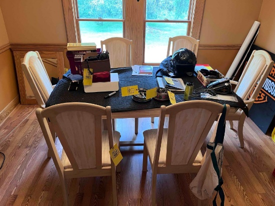 Dining Room Table w/ 6 Chairs