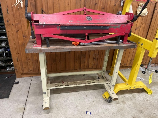 3 Ft Metal Break and Table