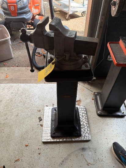 Reed Mfg 4in Vise - Stand