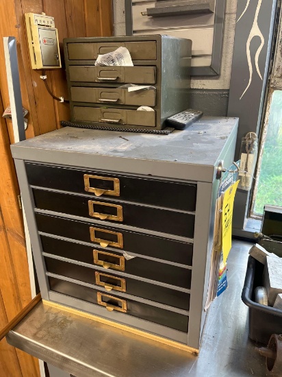 Organizer w/ Hardware