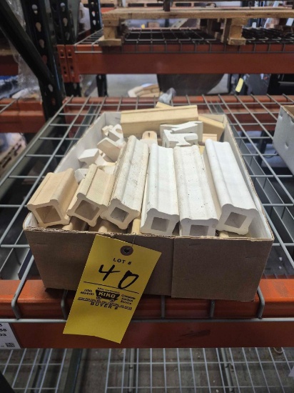 Box of Kiln Furniture & Accessories