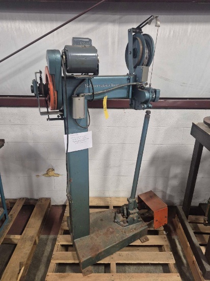 Interlake HF16P Silversticher Flat Wire Stitching Machine