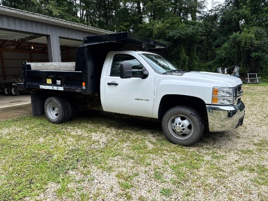 2010 Chevrolet 3500HD Dump Truck