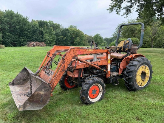 Kubota L275 4x4 loader tractor