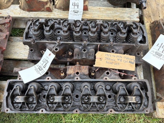1973-76 Oldsmobile 350 cu. in. head set