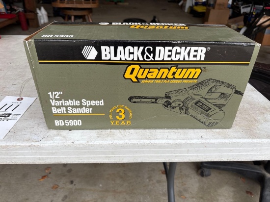 Black and Decker 1/2" belt sander