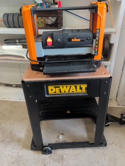 Triton 15A Benchtop Thicknesser on DeWalt Stand