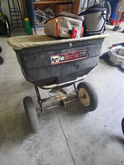 Agri-fab Broadcast Spreader 175