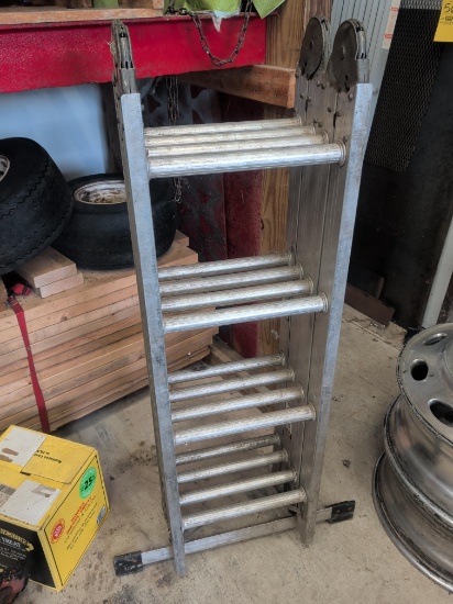 Werner Aluminum Heavy Duty 18' folding ladder