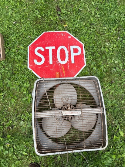 Stop/ Slow sign, GE fan