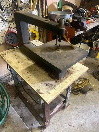 Scroll saw on stand