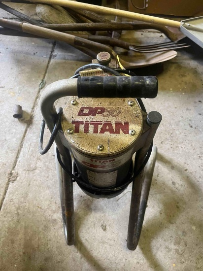 Titan DP 30 airless paint sprayer