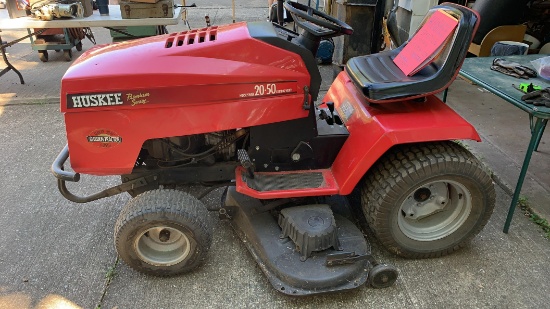 Huskee 20 hp , 50 in cut lawn tractor