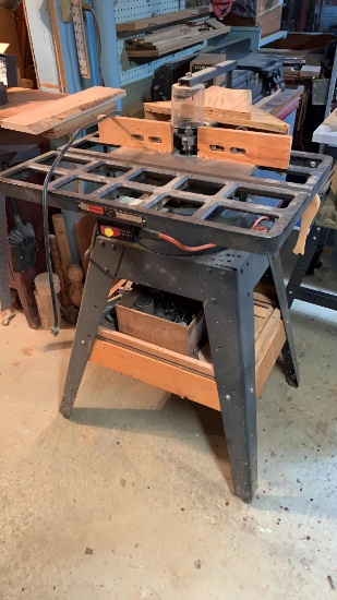 Craftsman model 113 239291 router on stand w/ accessories