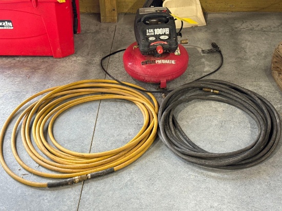 3 Gal air compressor with 2 hoses