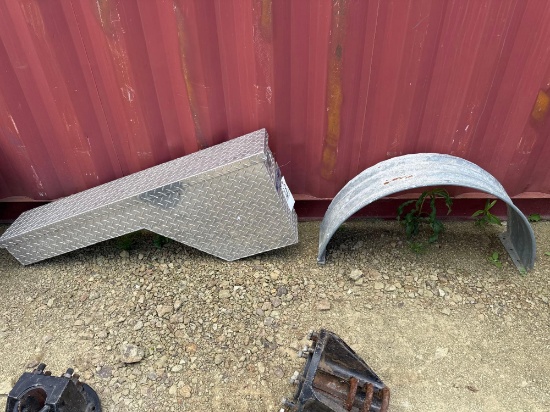 Diamond plate wheel well truck toolbox - window well