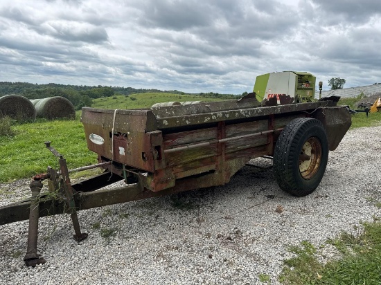 New Idea 217 manure spreader