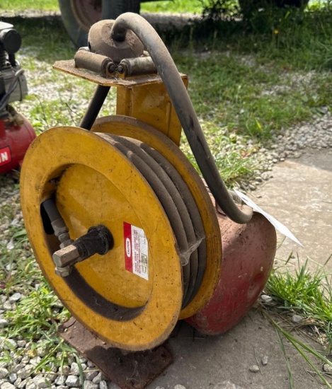 Portable air tank - pneumatic hose reel