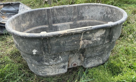 Rubbermaid Water Trough